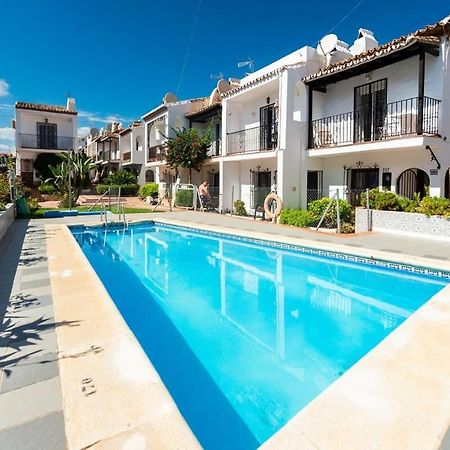 Pueblo Andaluz Villa Нерха Екстериор снимка