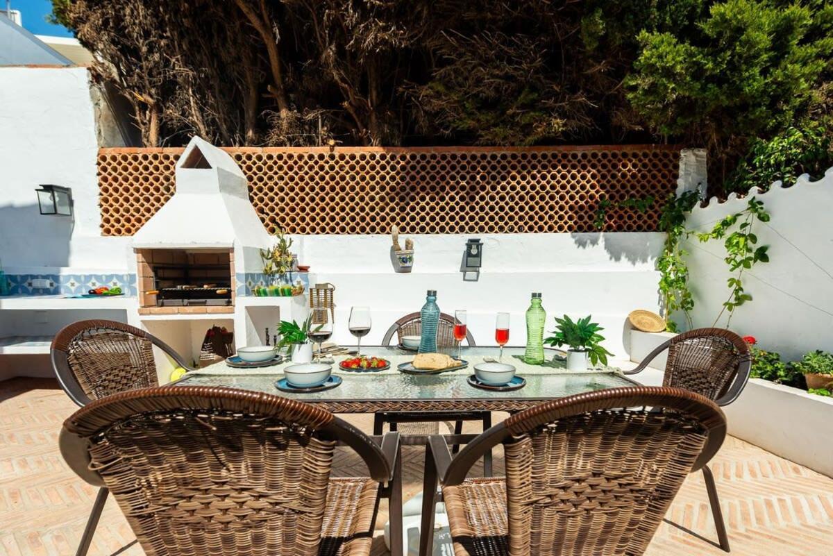 Pueblo Andaluz Villa Нерха Екстериор снимка
